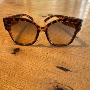 Tortoiseshell Square Sunglasses‎ NWOT
